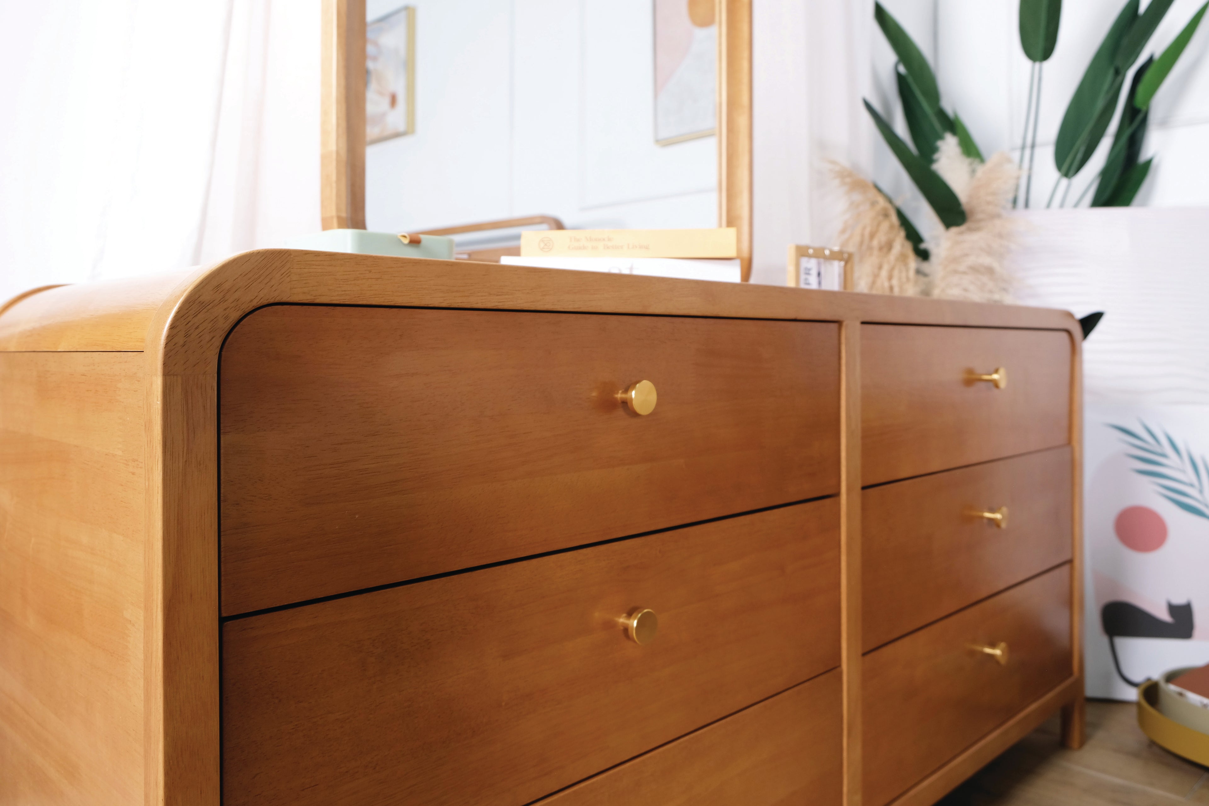 Romy Dresser